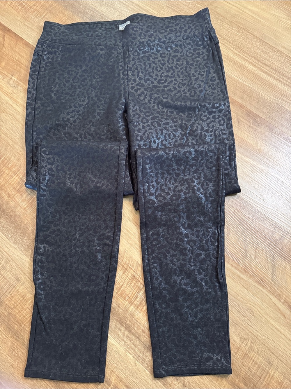 Soho Black Shimmer Leopard-Print Leggings